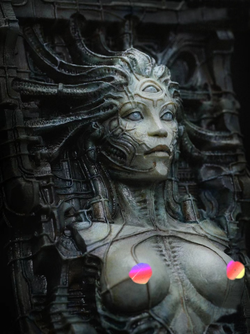Candle. Queen - Silicone Mold Alien Queen DIY Resin